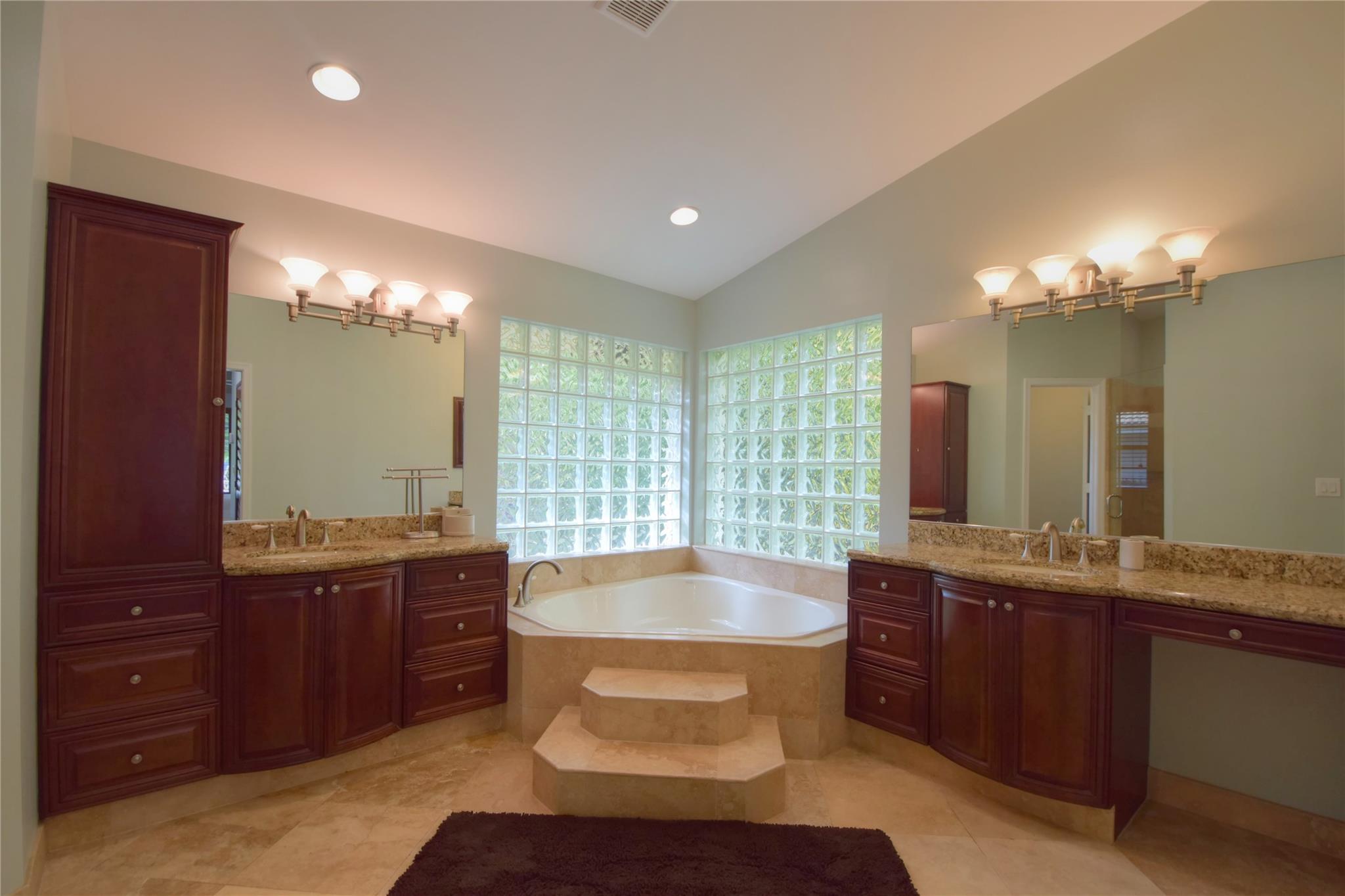 The Isles 145-36 B - Residential