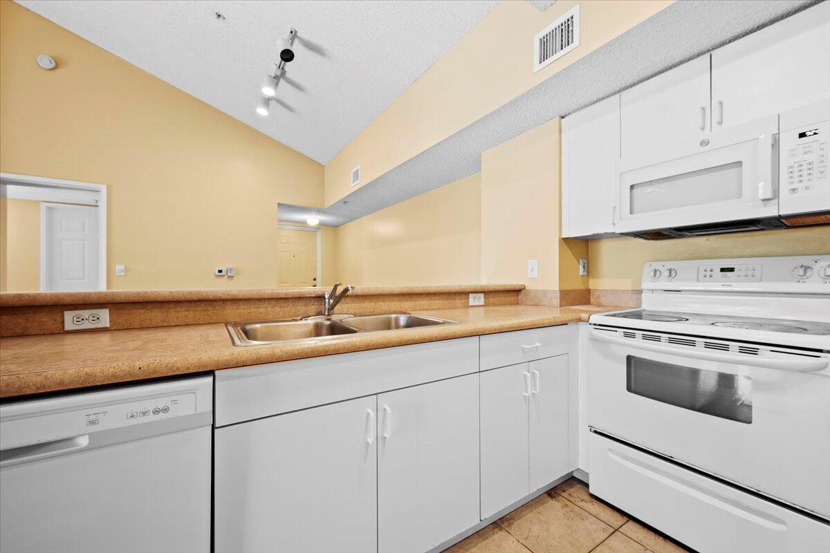 LIGHTHOUSE COVE AT TEQUES - Residential Lease