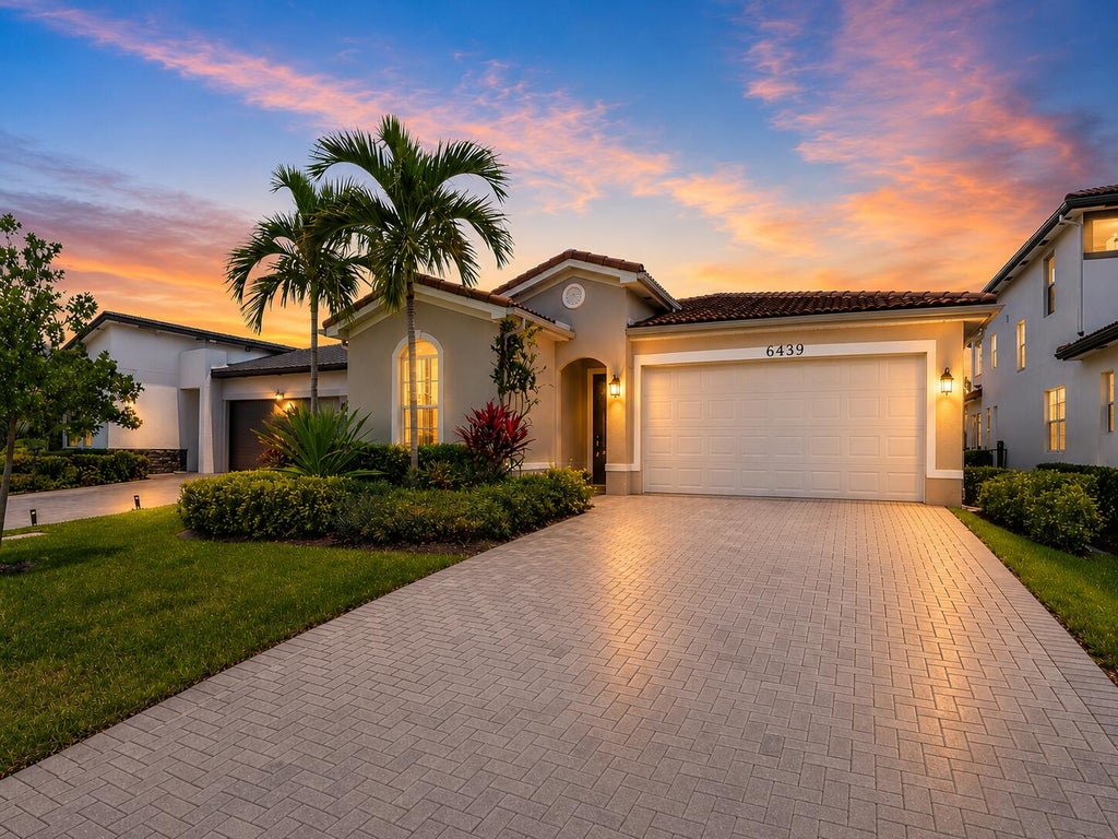 Photo of 6439 Trails Of Foxford Court, West Palm Beach, FL 33415 (MLS # B26056621)