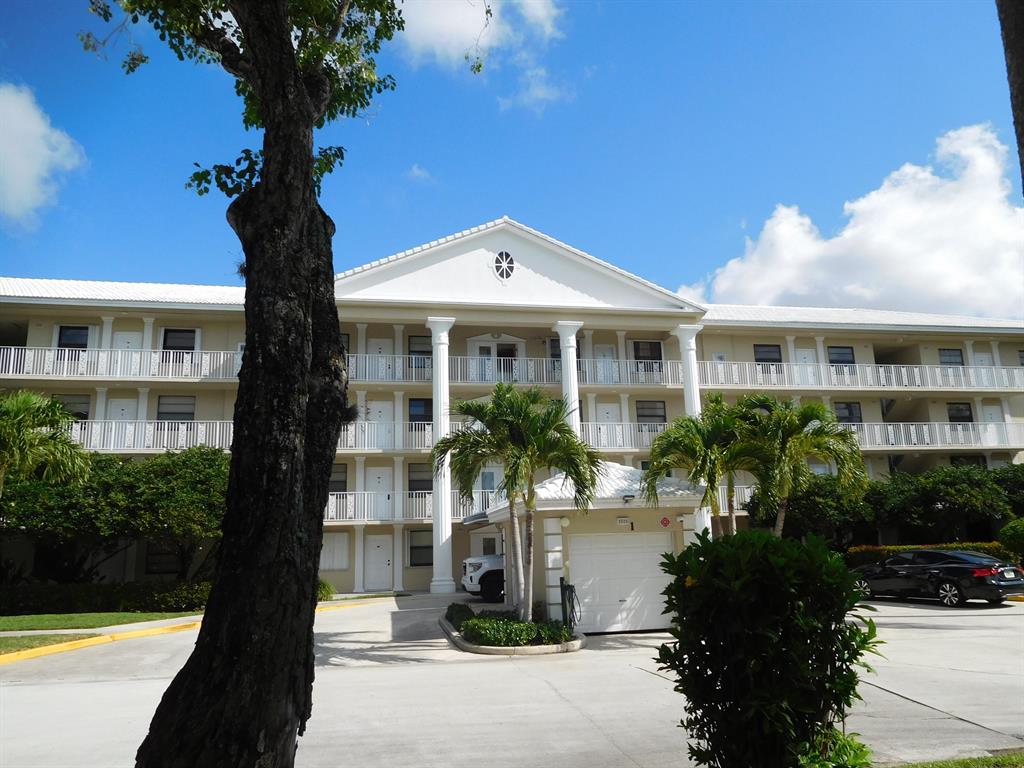 WHITEHALL - Residential