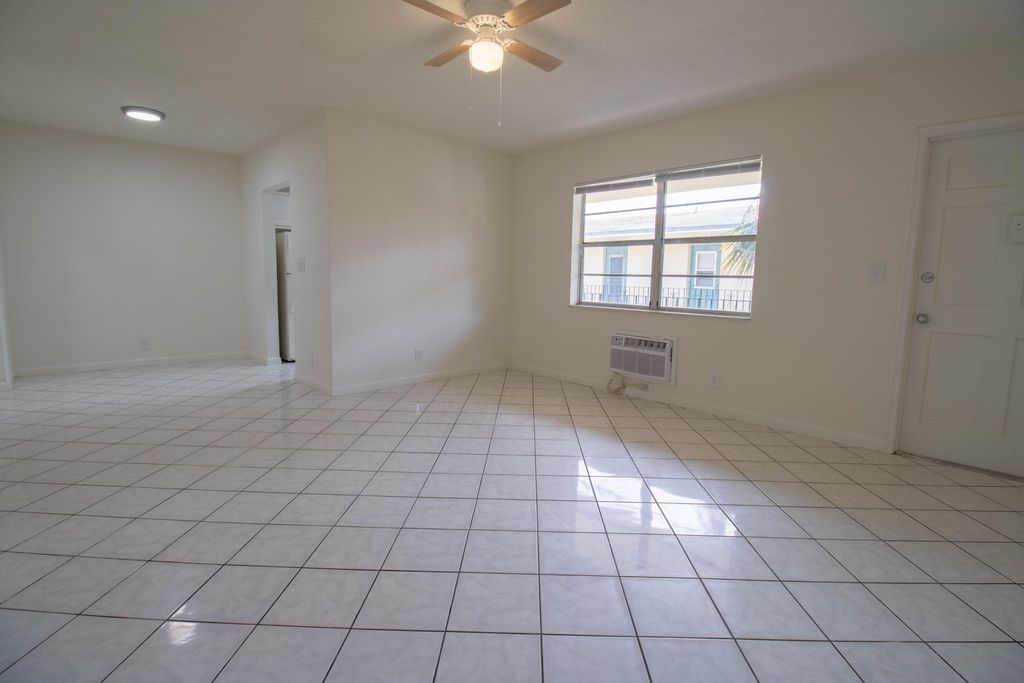 Photo of 2537 Lincoln Street #14, Hollywood, FL 33020 (MLS # B26033437)