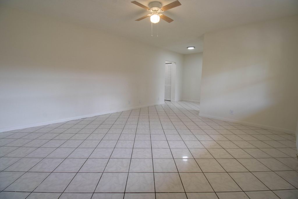 Photo of 2537 Lincoln Street #14, Hollywood, FL 33020 (MLS # B26033437)