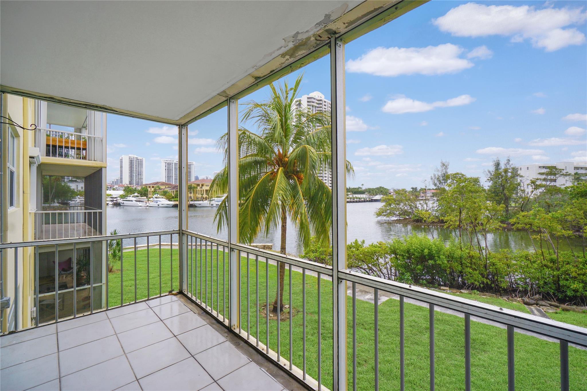2980 Point East Dr D206