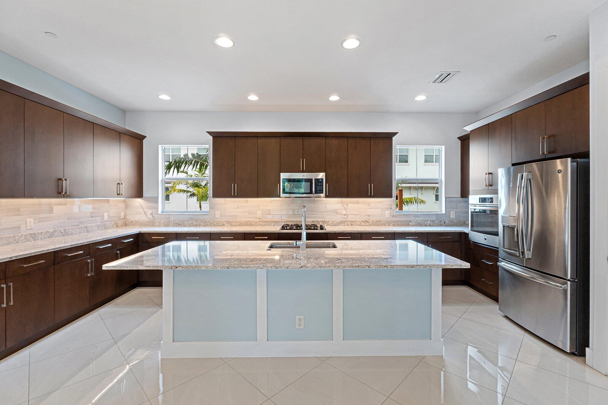 7085 Edison Place