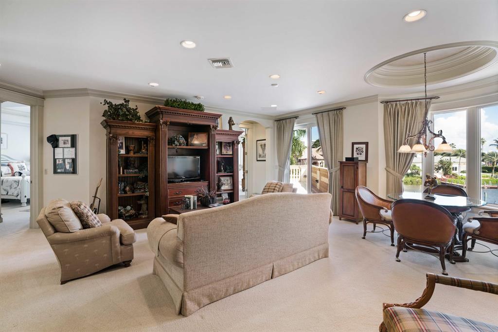 ADMIRALS COVE - Residential