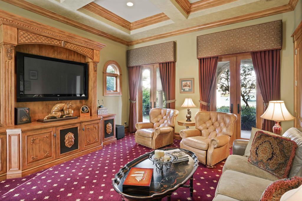 ADMIRALS COVE - Residential