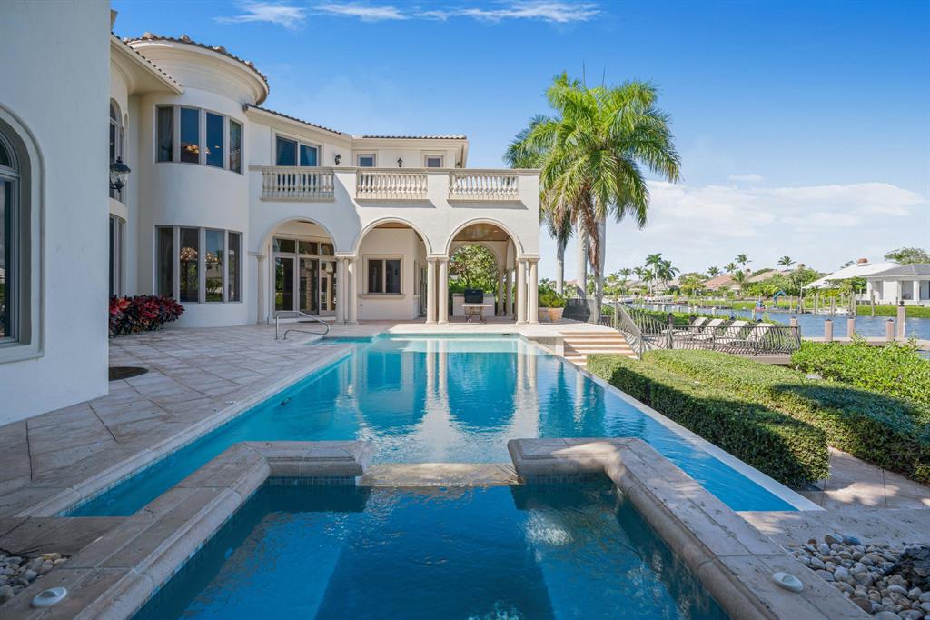 ADMIRALS COVE - Residential