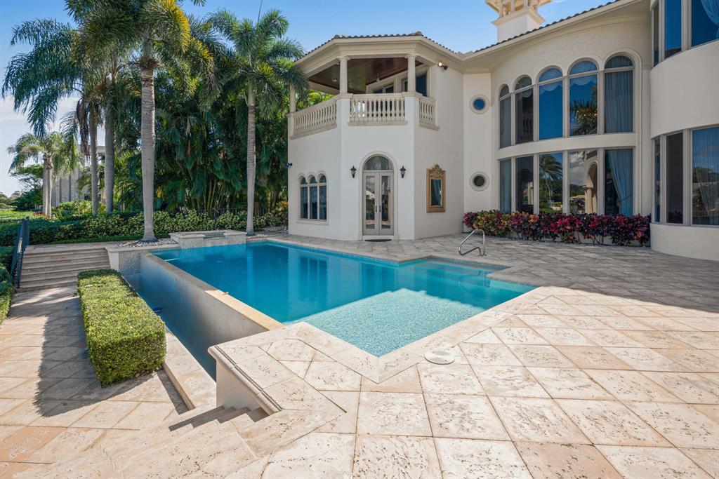 ADMIRALS COVE - Residential