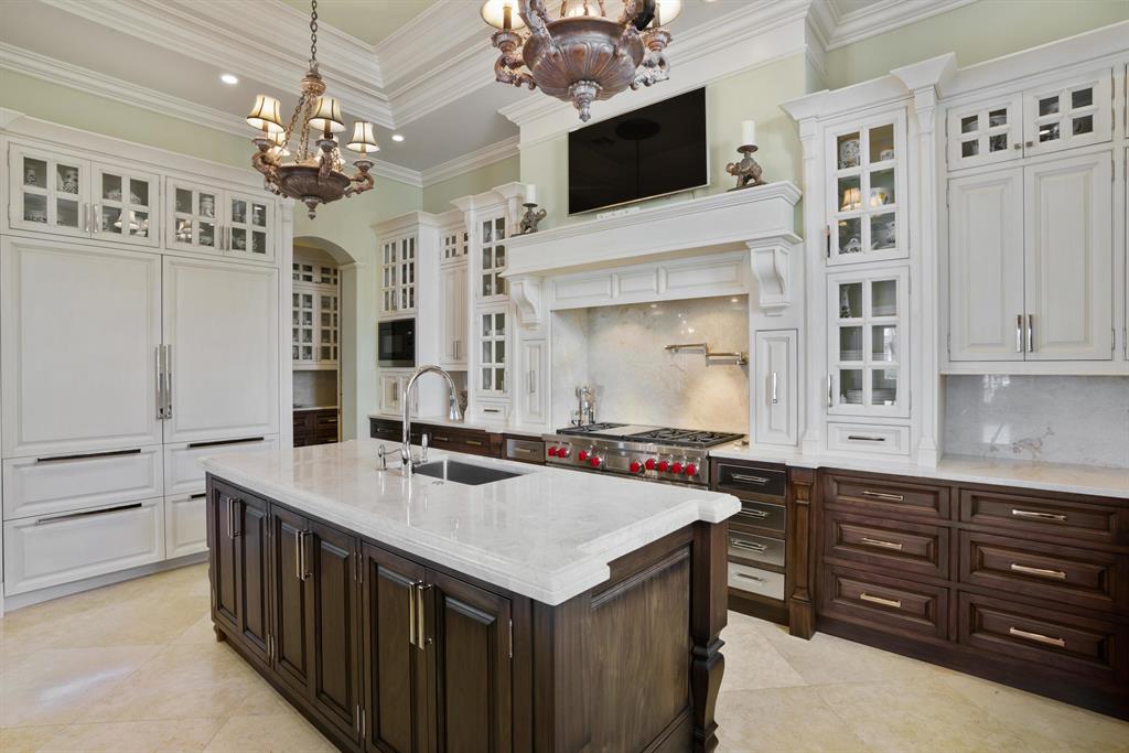 ADMIRALS COVE - Residential