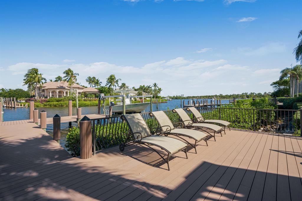 ADMIRALS COVE - Residential