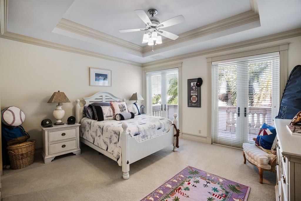 ADMIRALS COVE - Residential