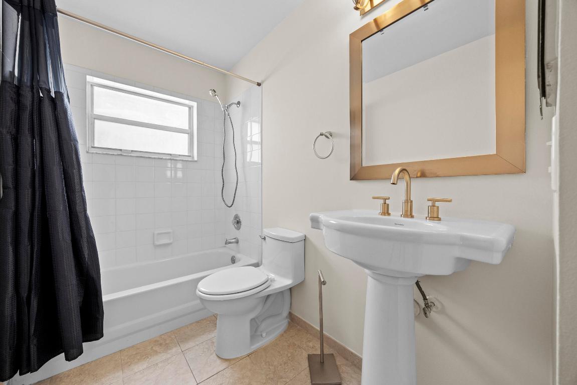 HARBOUR SPRINGS AT MISSION BAY - Residential