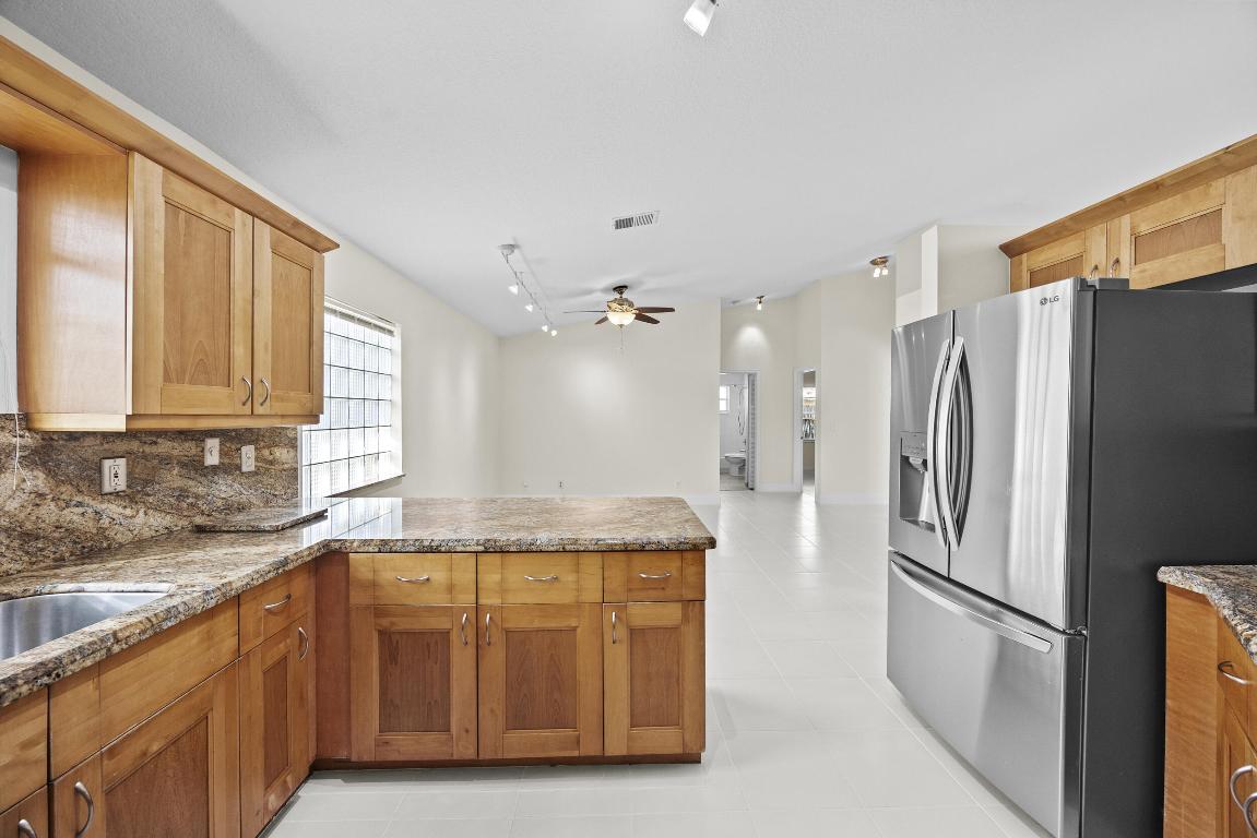 HARBOUR SPRINGS AT MISSION BAY - Residential