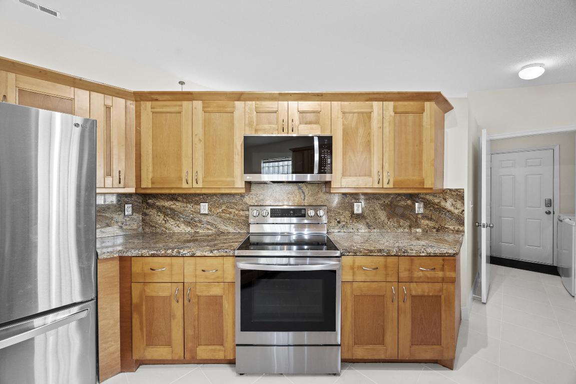 HARBOUR SPRINGS AT MISSION BAY - Residential