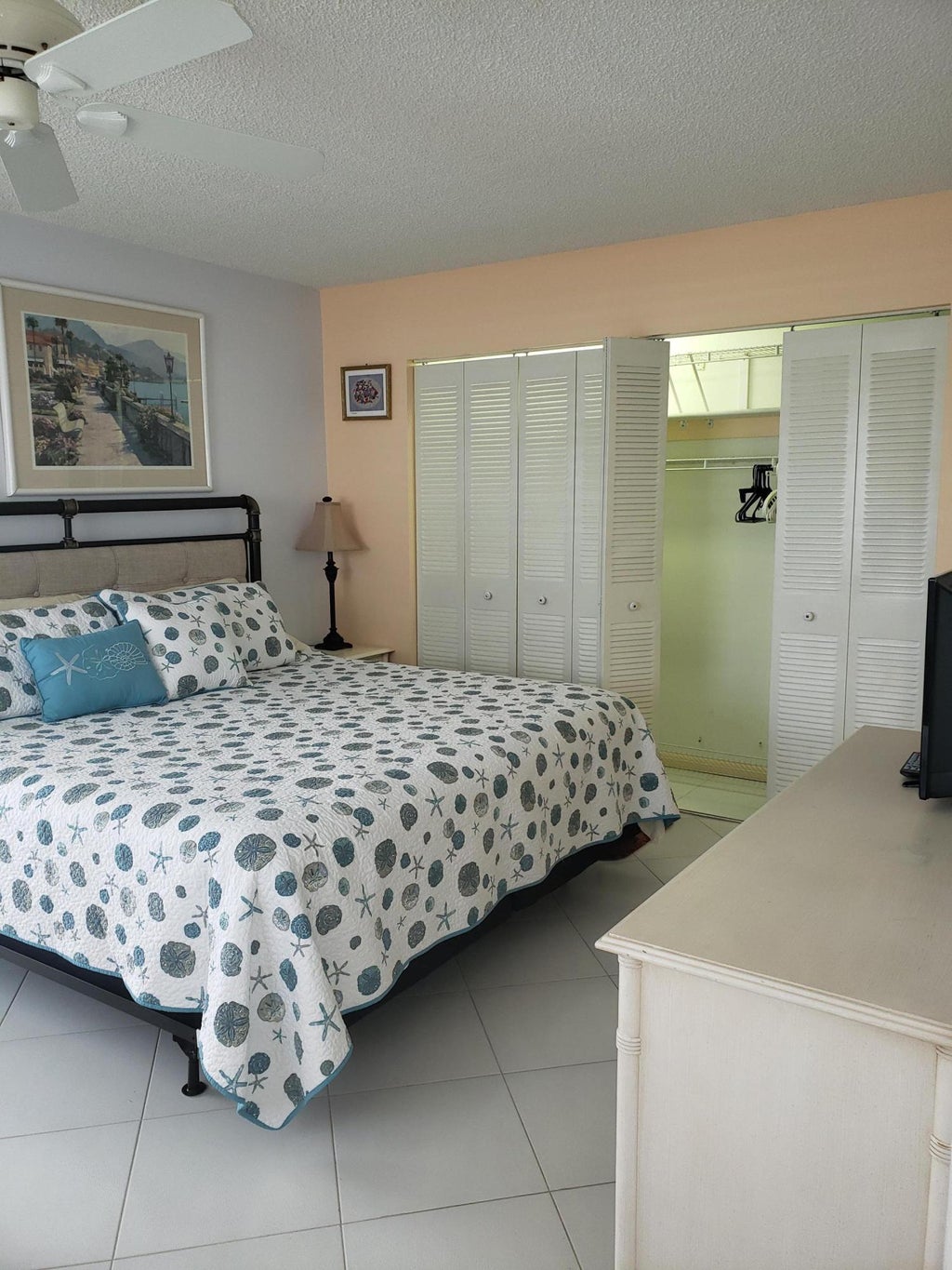 Photo of 904 FLANDERS Drive S, Delray Beach, FL 33484 (MLS # B26076285)