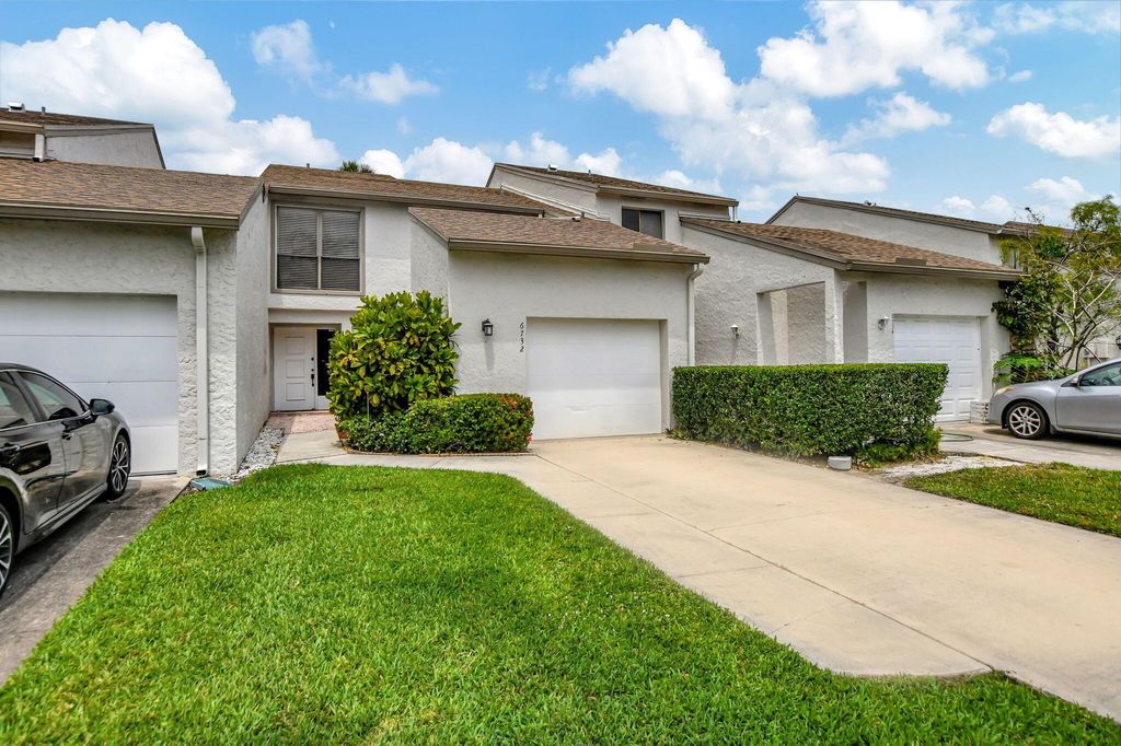 Photo of 6732 Canary Palm Circle, Boca Raton, FL 33433 (MLS # R11089436)