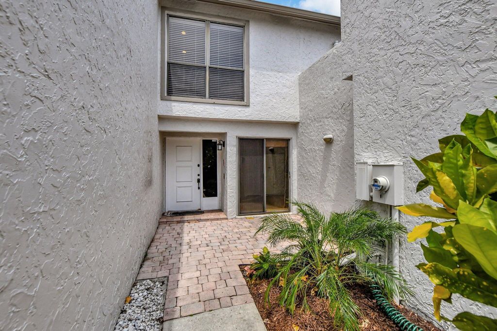 Photo of 6732 Canary Palm Circle, Boca Raton, FL 33433 (MLS # R11089436)
