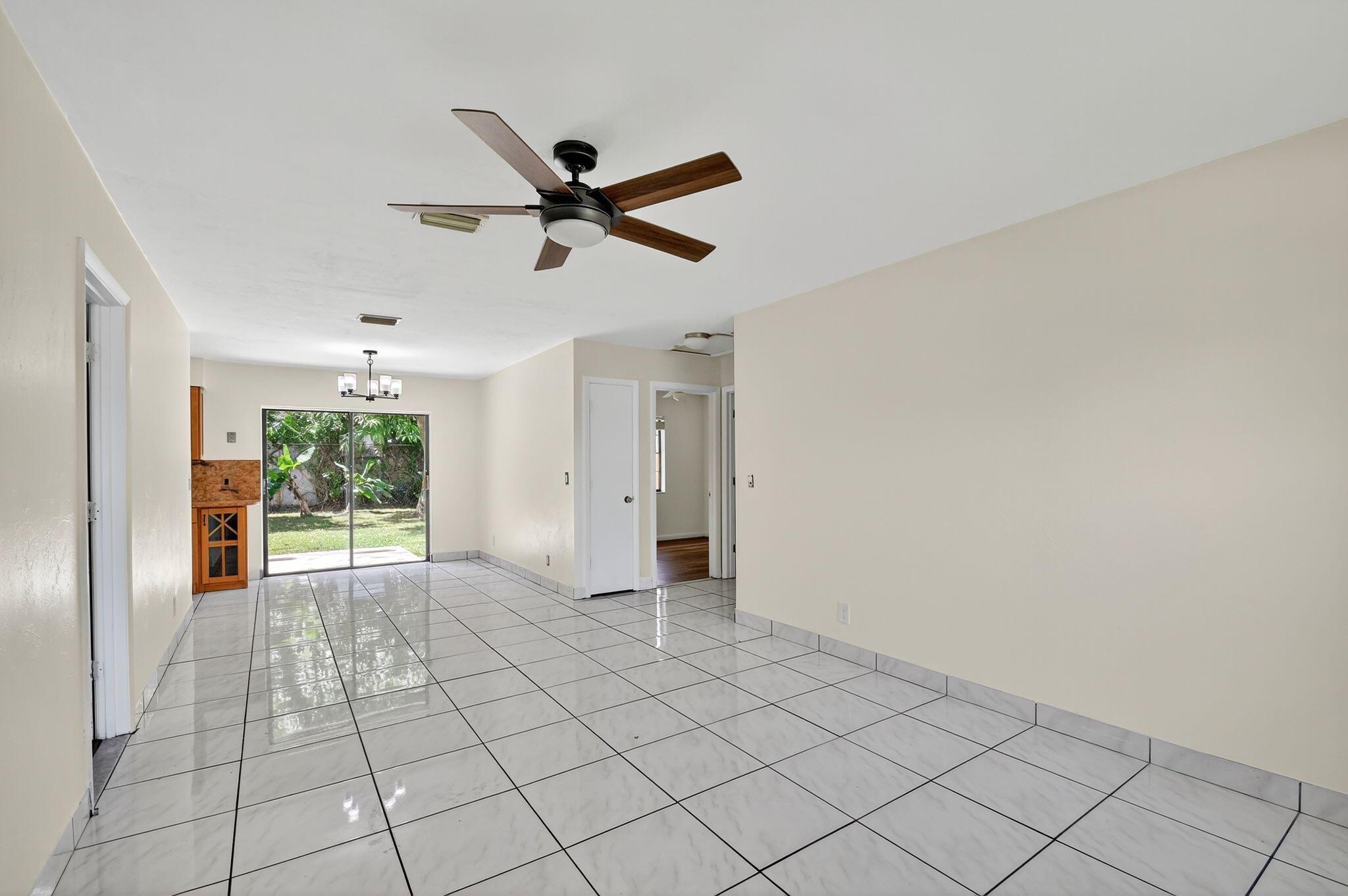 1286 W Frangipani Circle