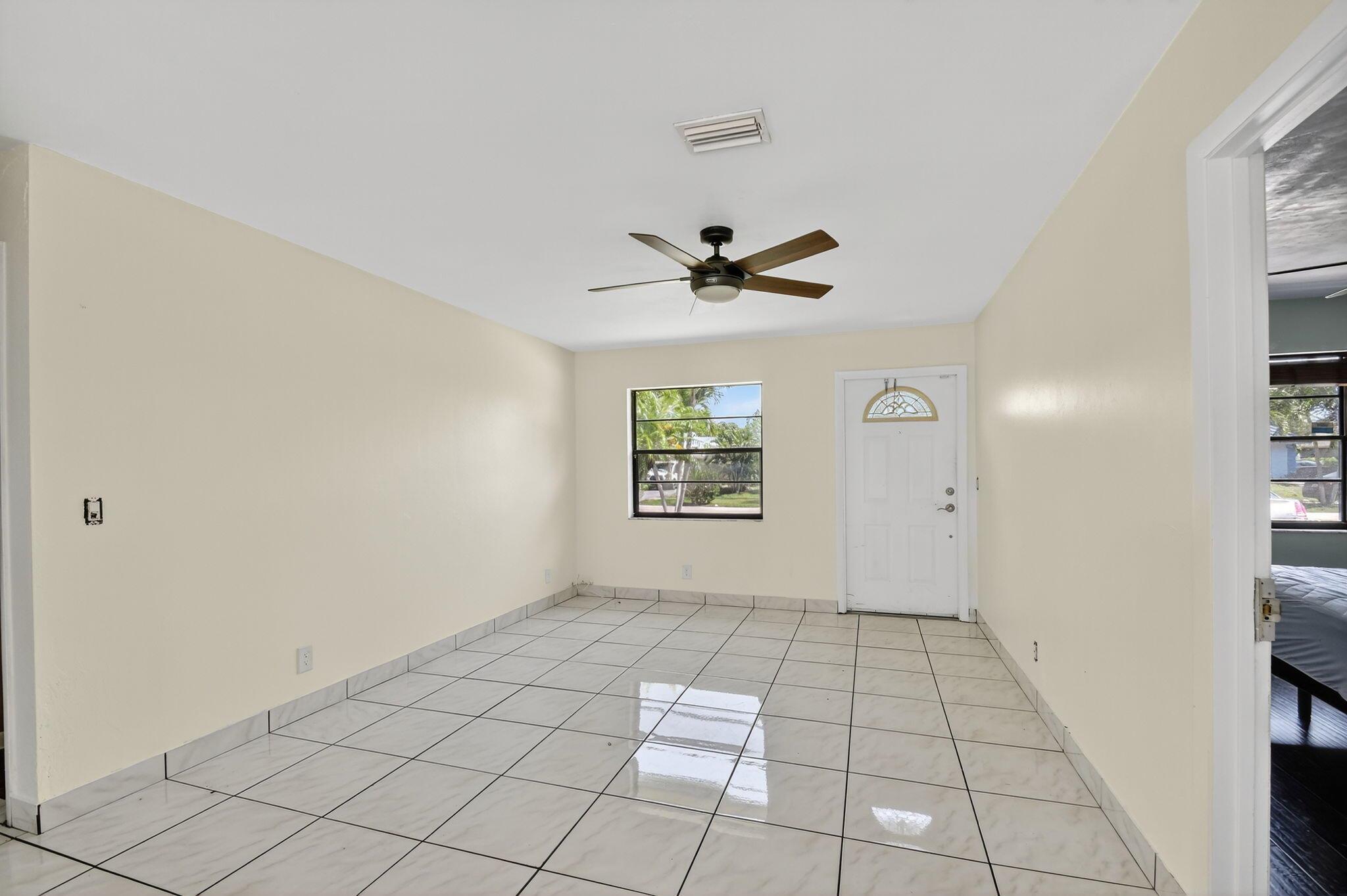 1286 W Frangipani Circle