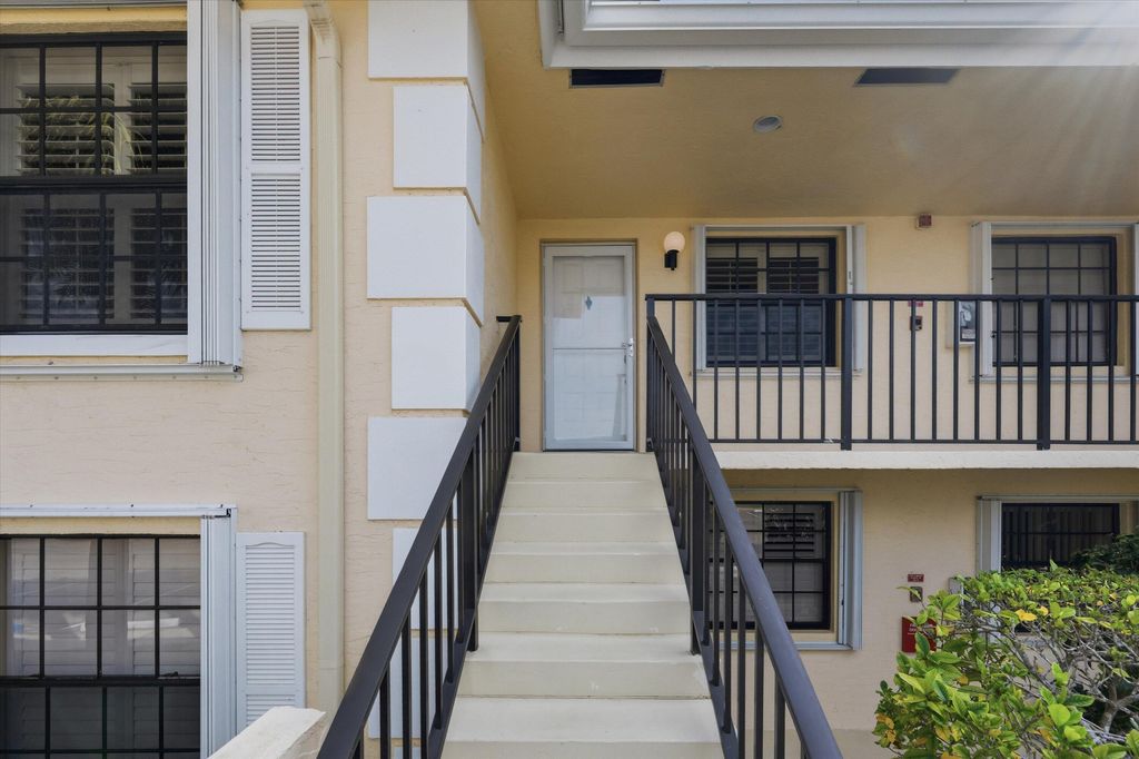 Photo of 1102 N Keystone Drive N #C, Jupiter, FL 33458 (MLS # R11160210)