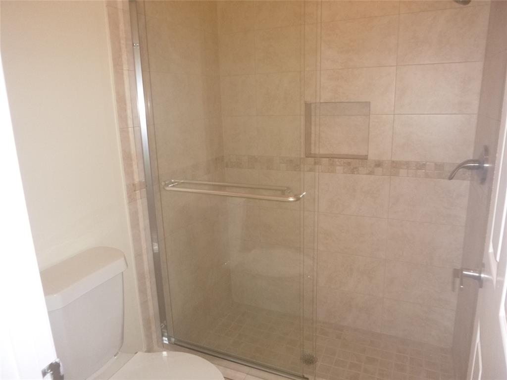 THE LAKES - Residential