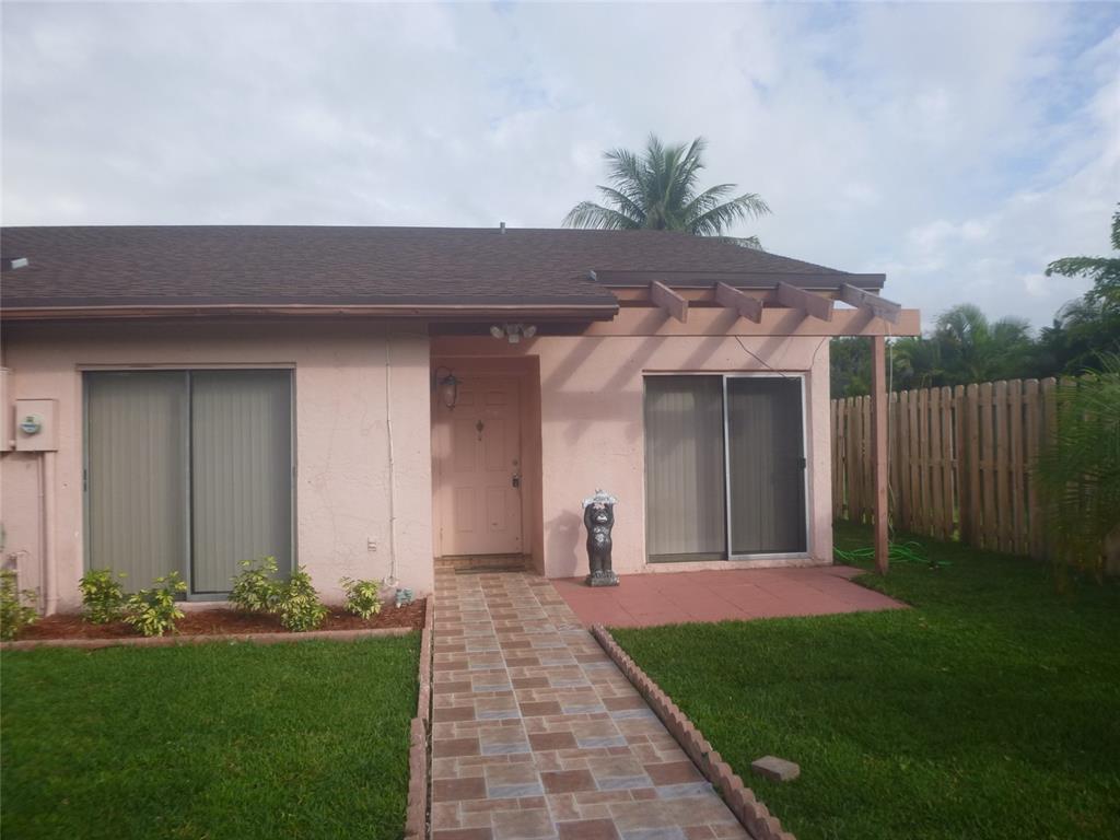 THE LAKES - Residential