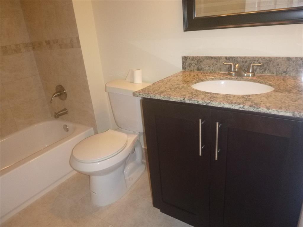 THE LAKES - Residential