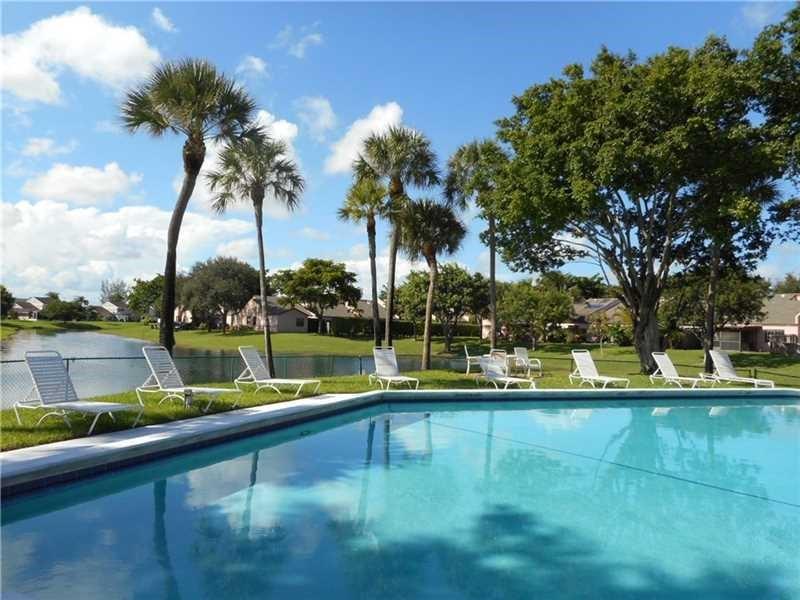 THE LAKES - Residential