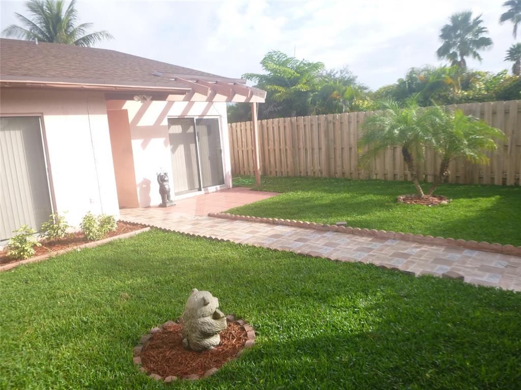 THE LAKES - Residential