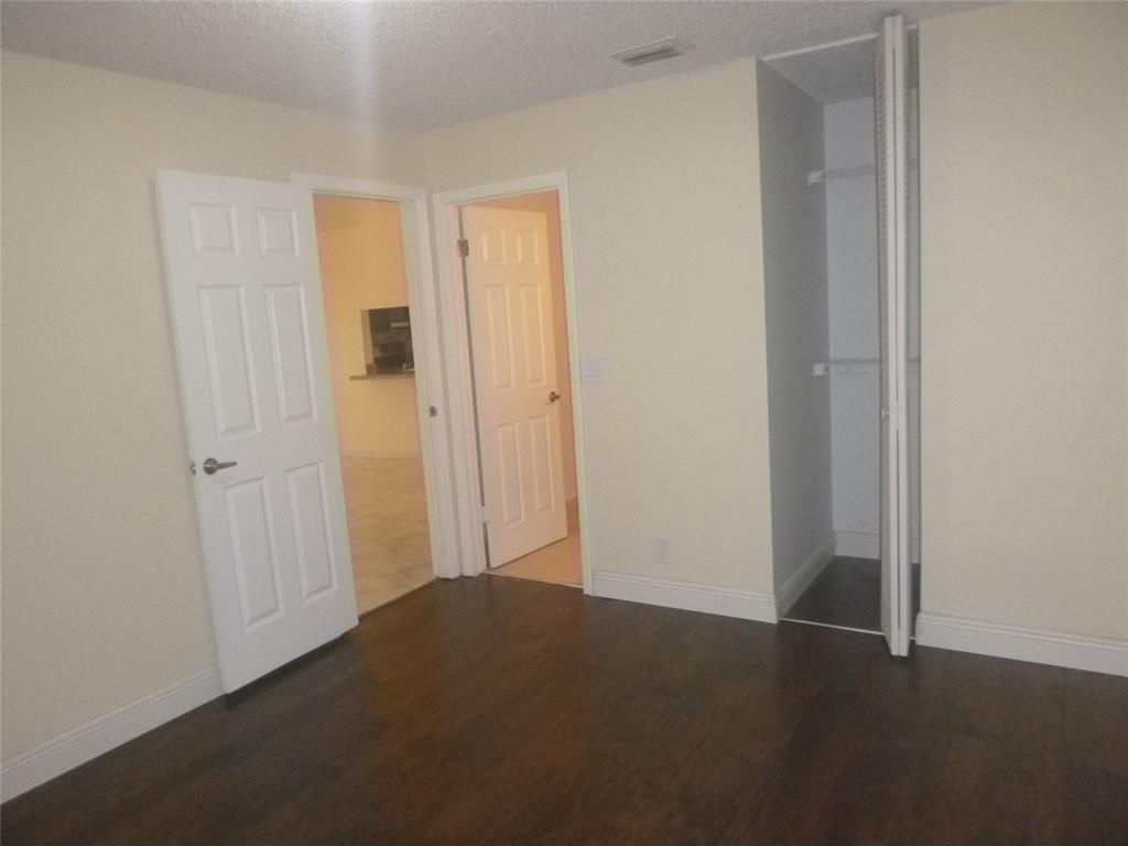 THE LAKES - Residential