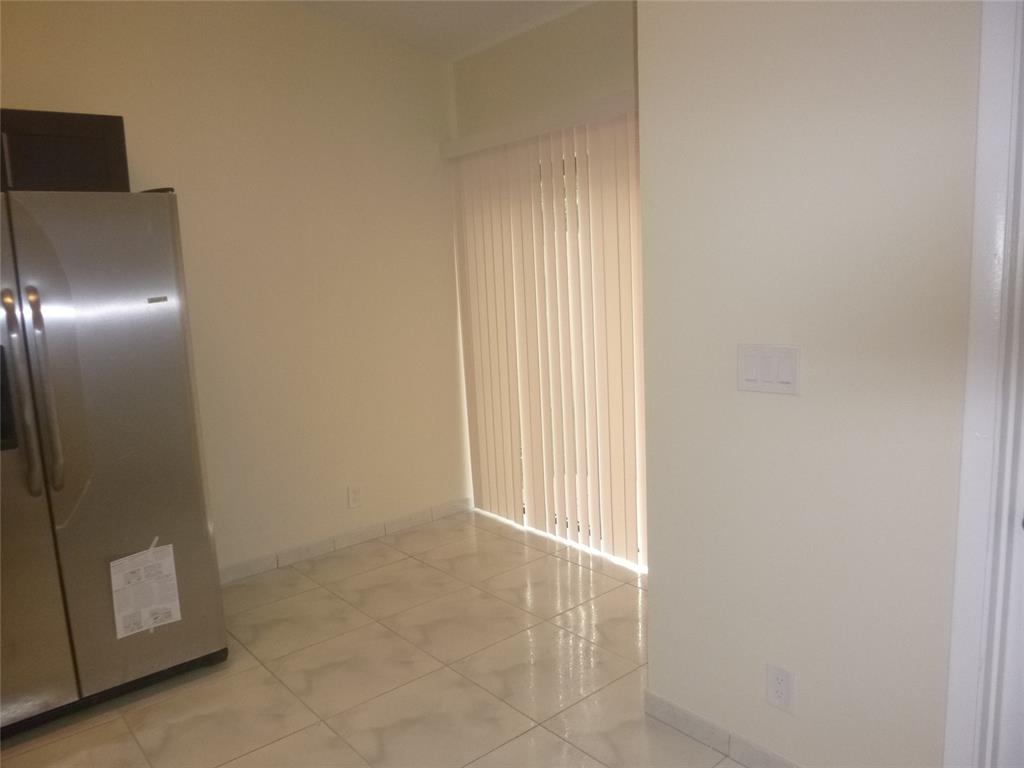 THE LAKES - Residential