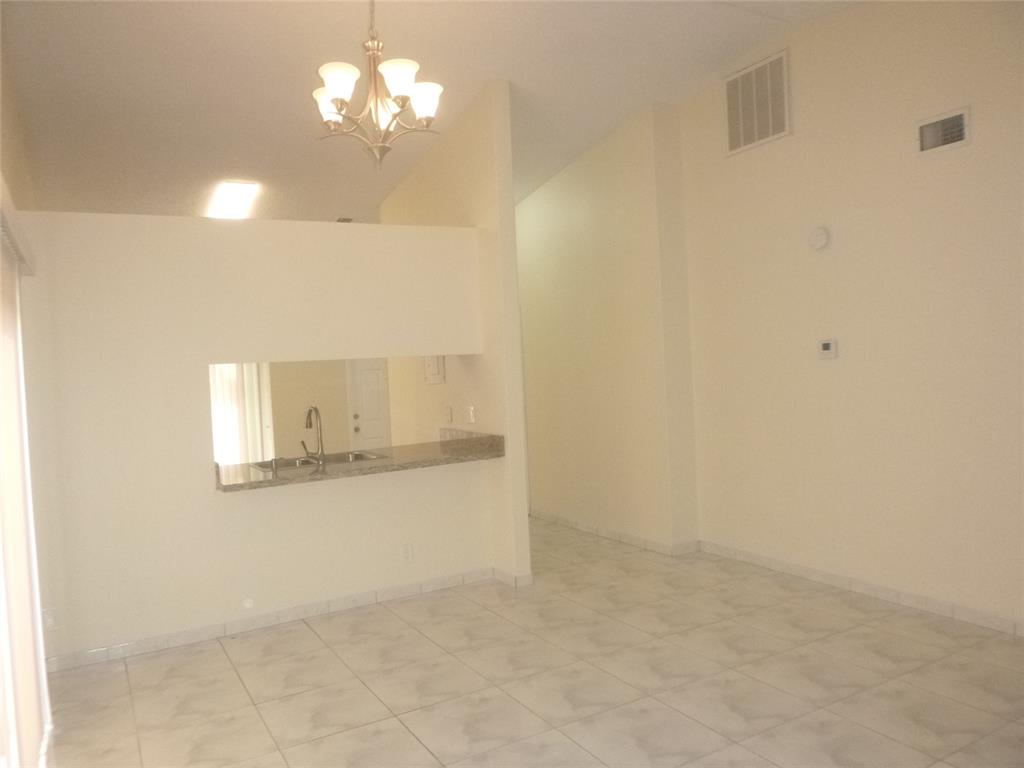 THE LAKES - Residential