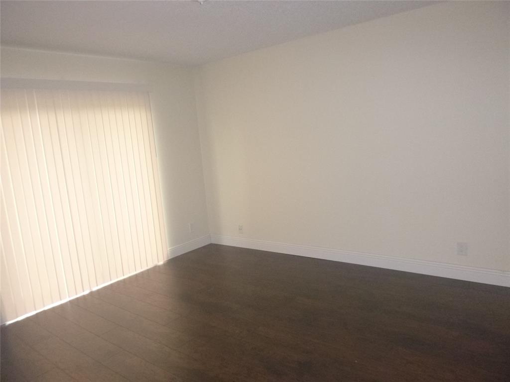 THE LAKES - Residential