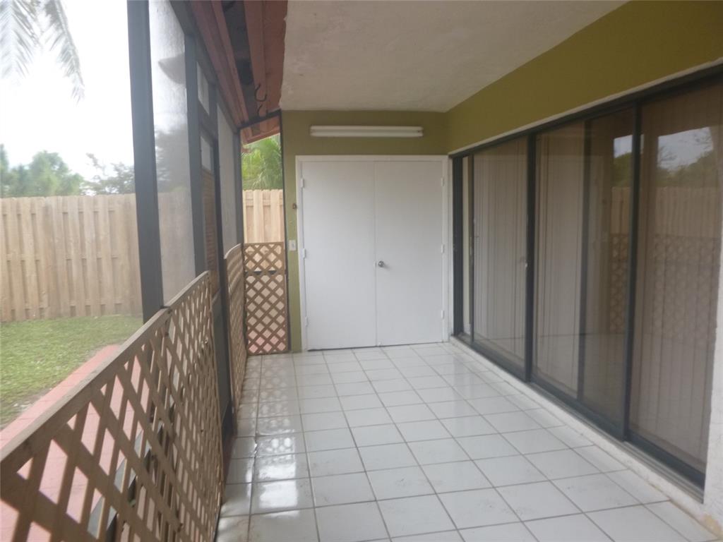 THE LAKES - Residential