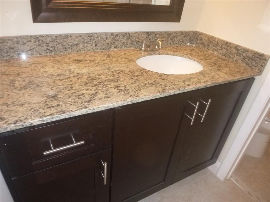 THE LAKES - Residential