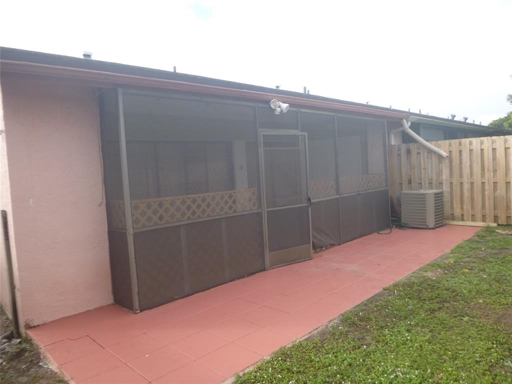 THE LAKES - Residential