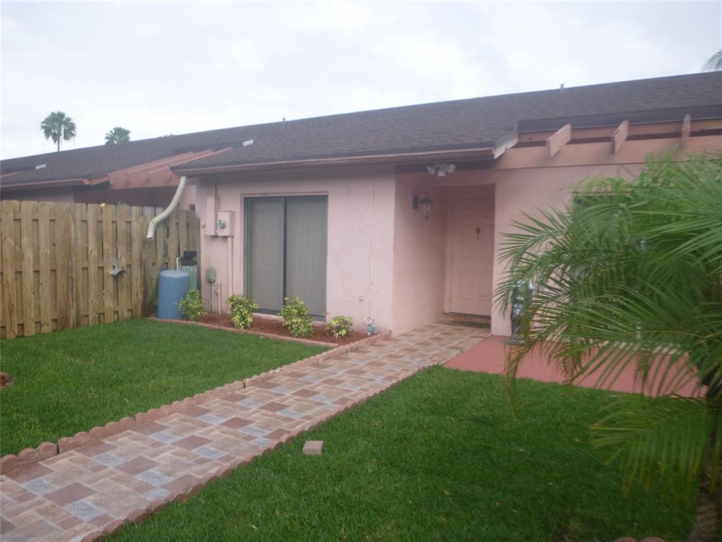 THE LAKES - Residential