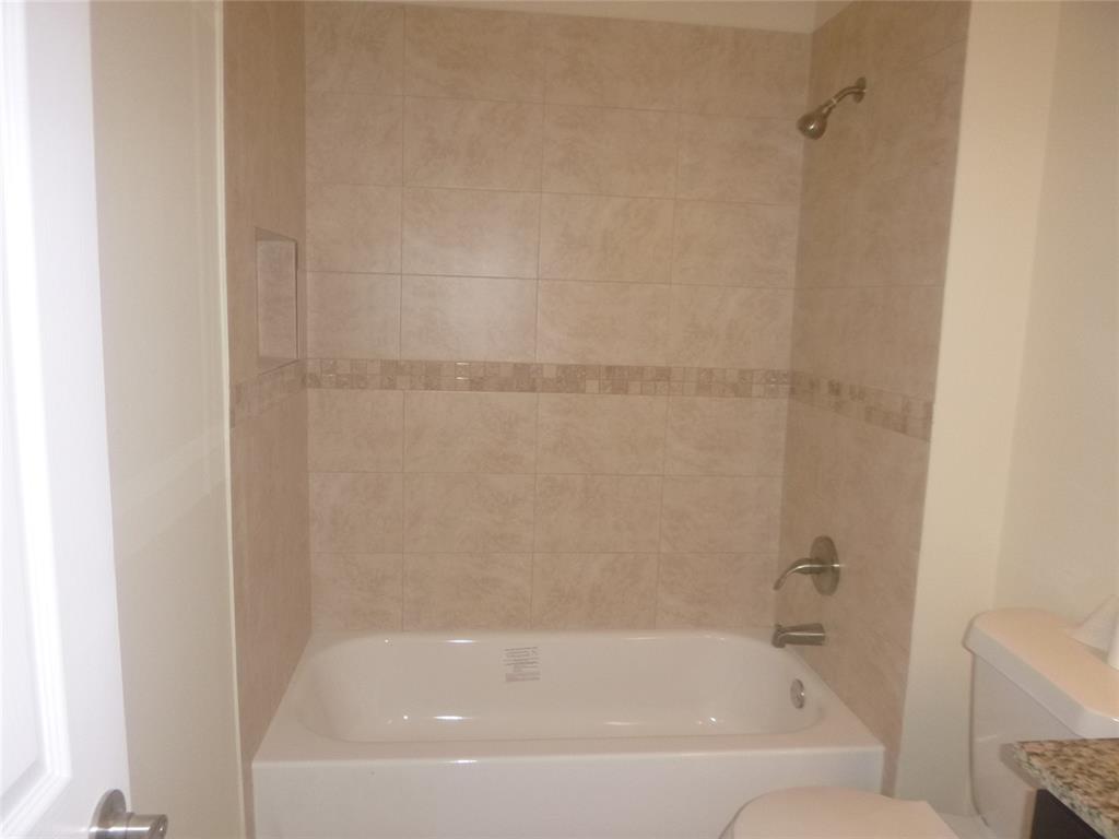 THE LAKES - Residential