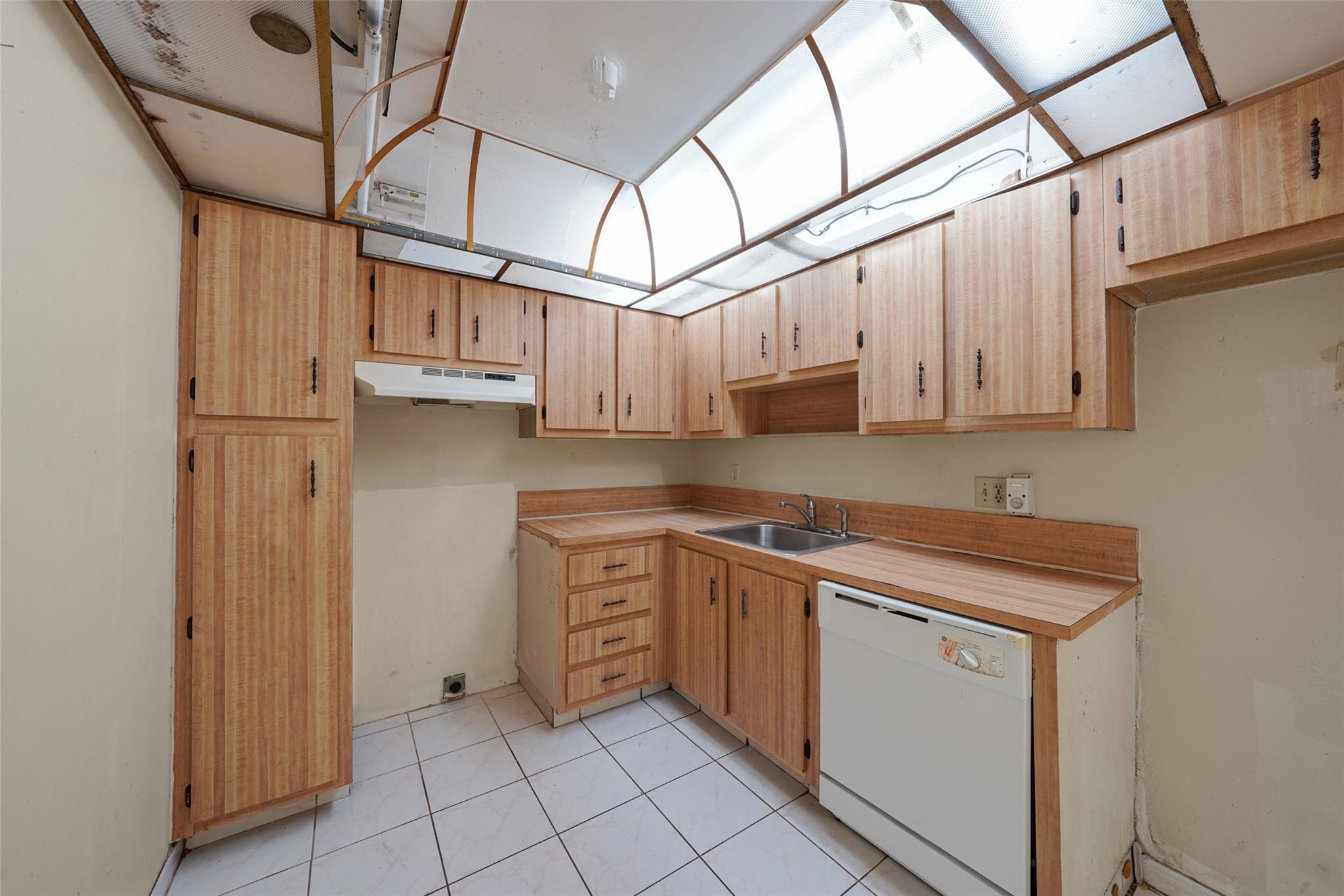 PARK PLACE 2 CONDO - Residential