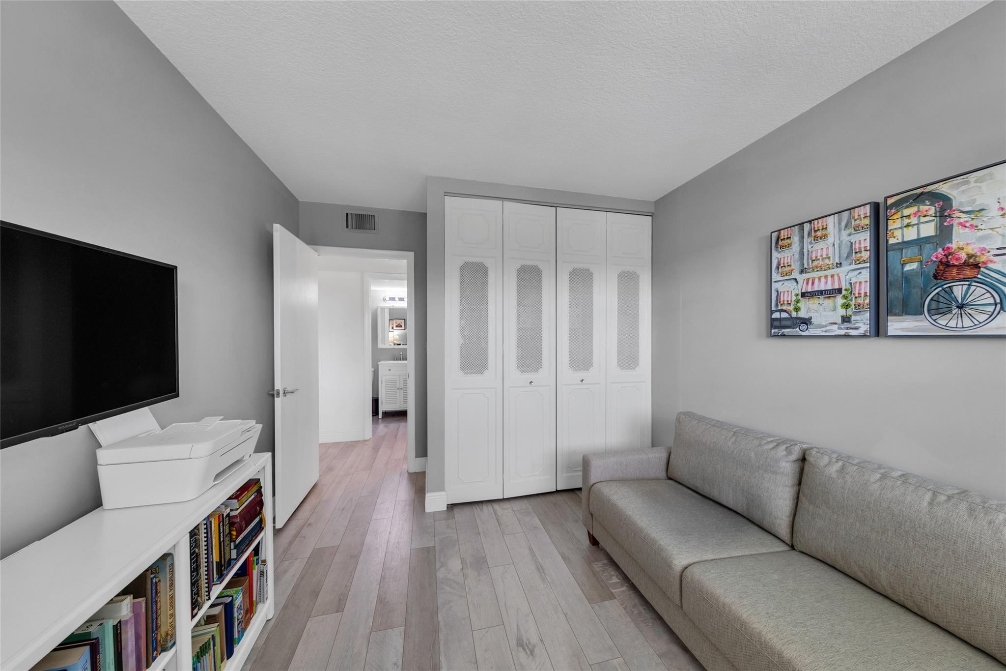 RIVER REACH CONDOMINIUM I - Residential