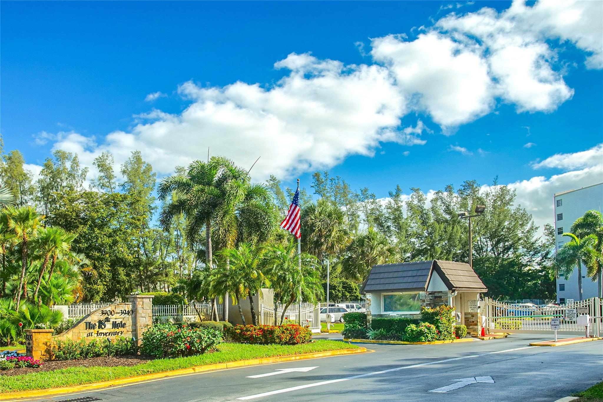 18TH HOLE - Residential