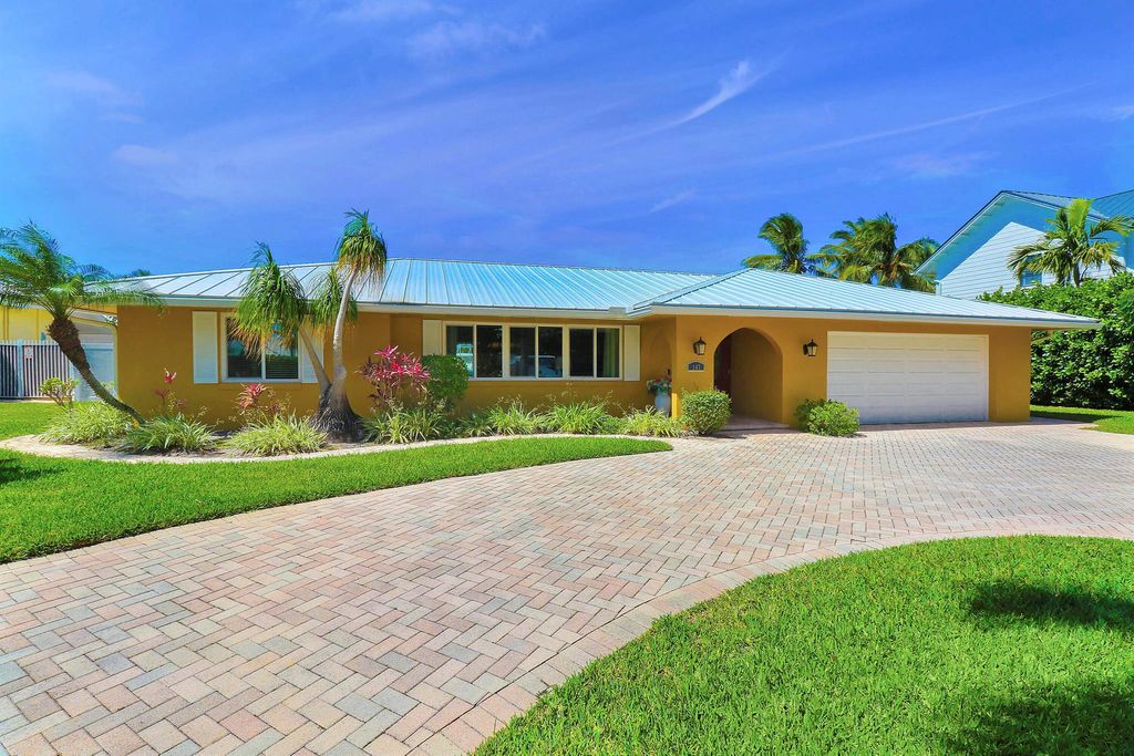 Photo of 147 Gulfstream Drive, Tequesta, FL 33469 (MLS # R10968095)