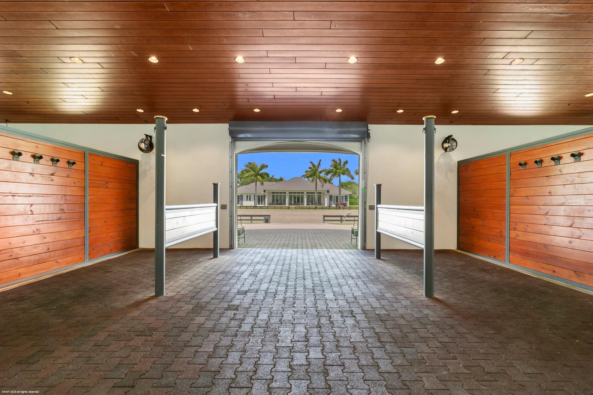 PALM BEACH POINT - Residential