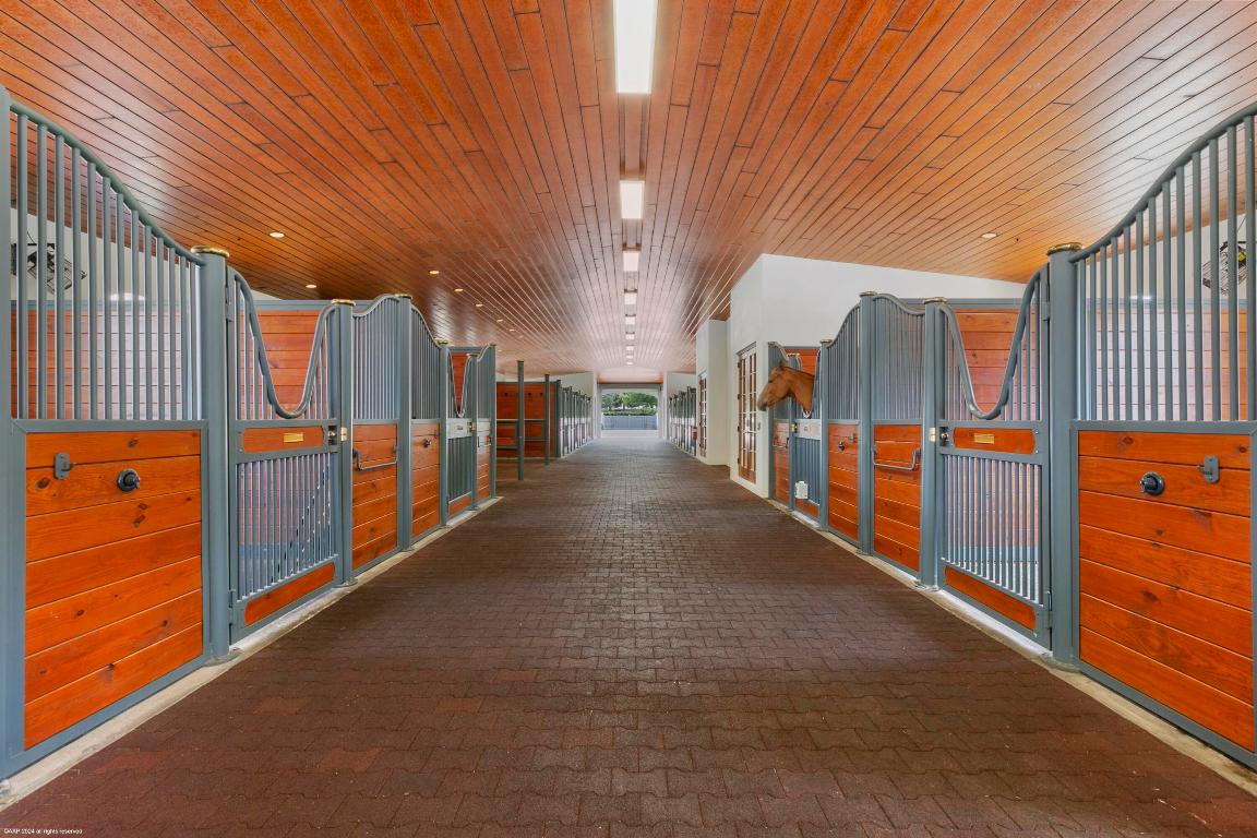 PALM BEACH POINT - Residential