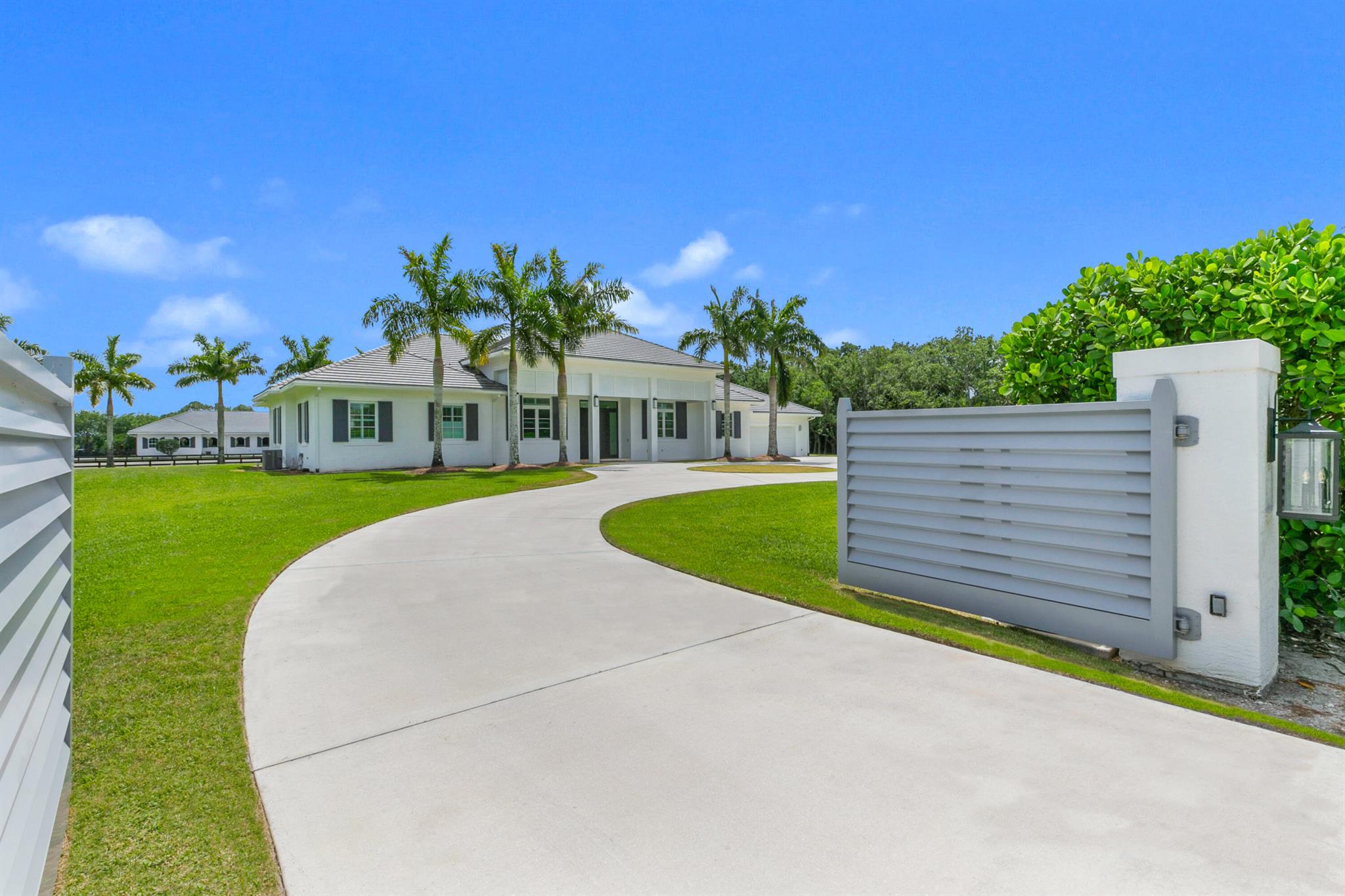 PALM BEACH POINT - Residential