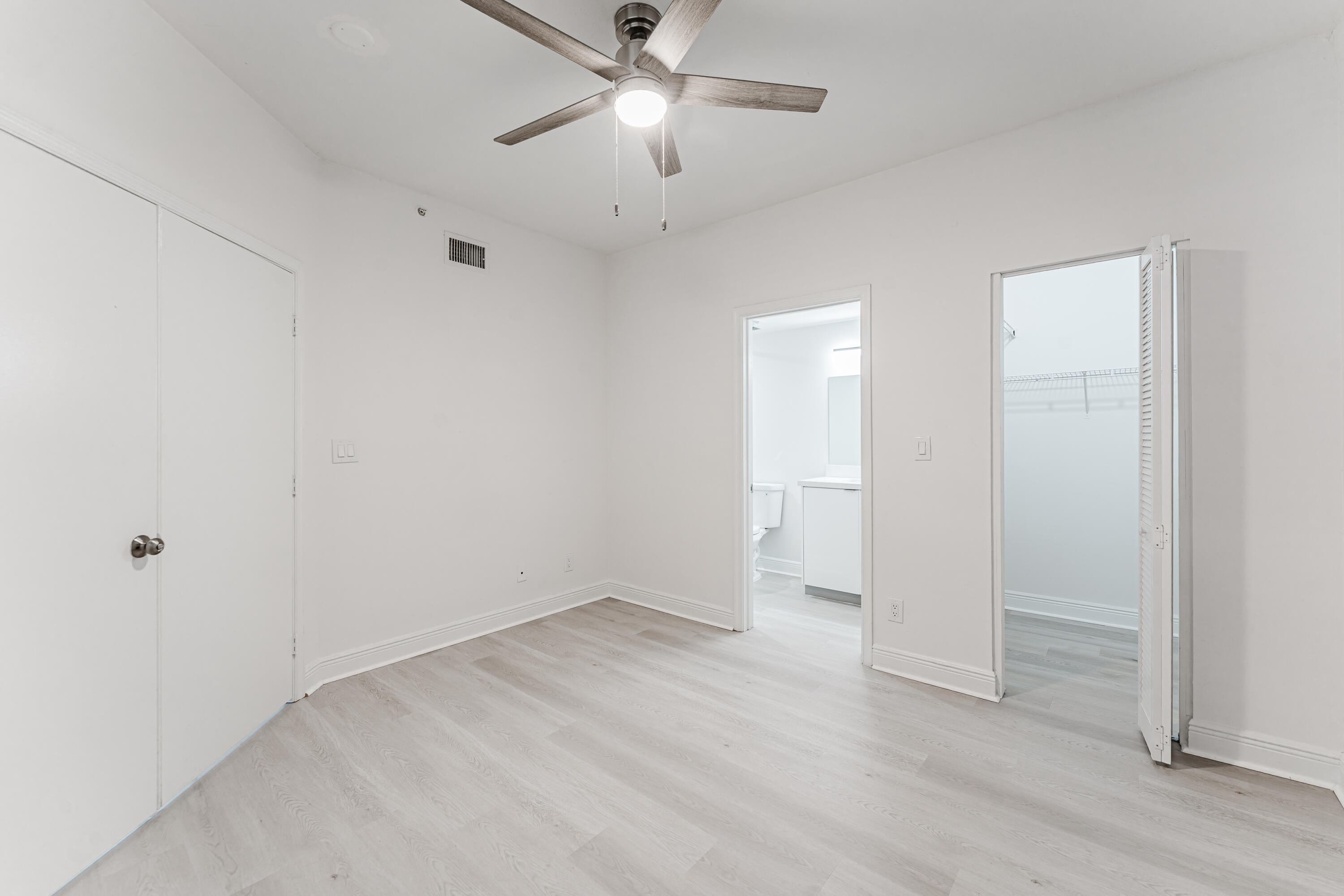 ESTADA OF LOS PASEOS - Residential Lease