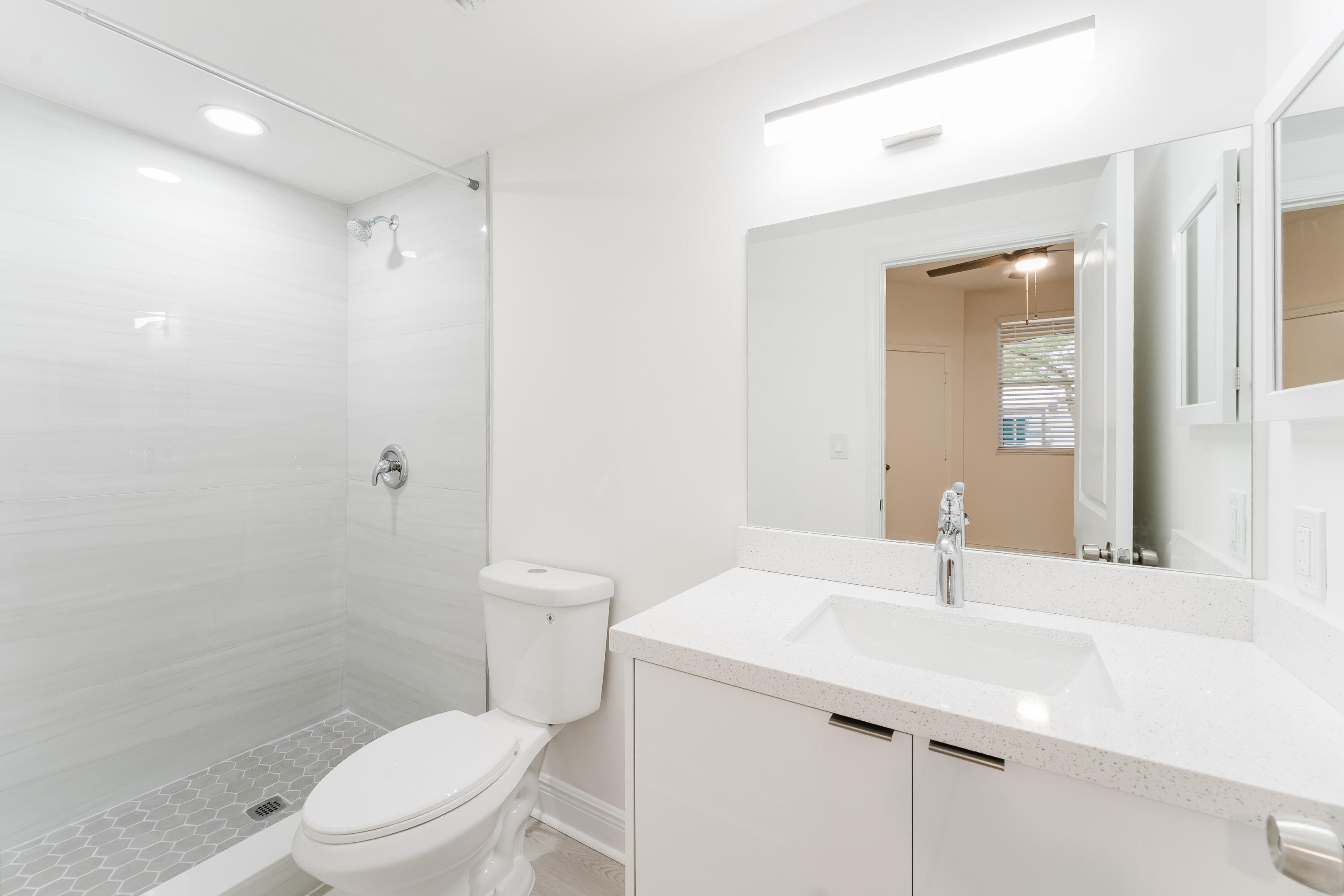 ESTADA OF LOS PASEOS - Residential Lease