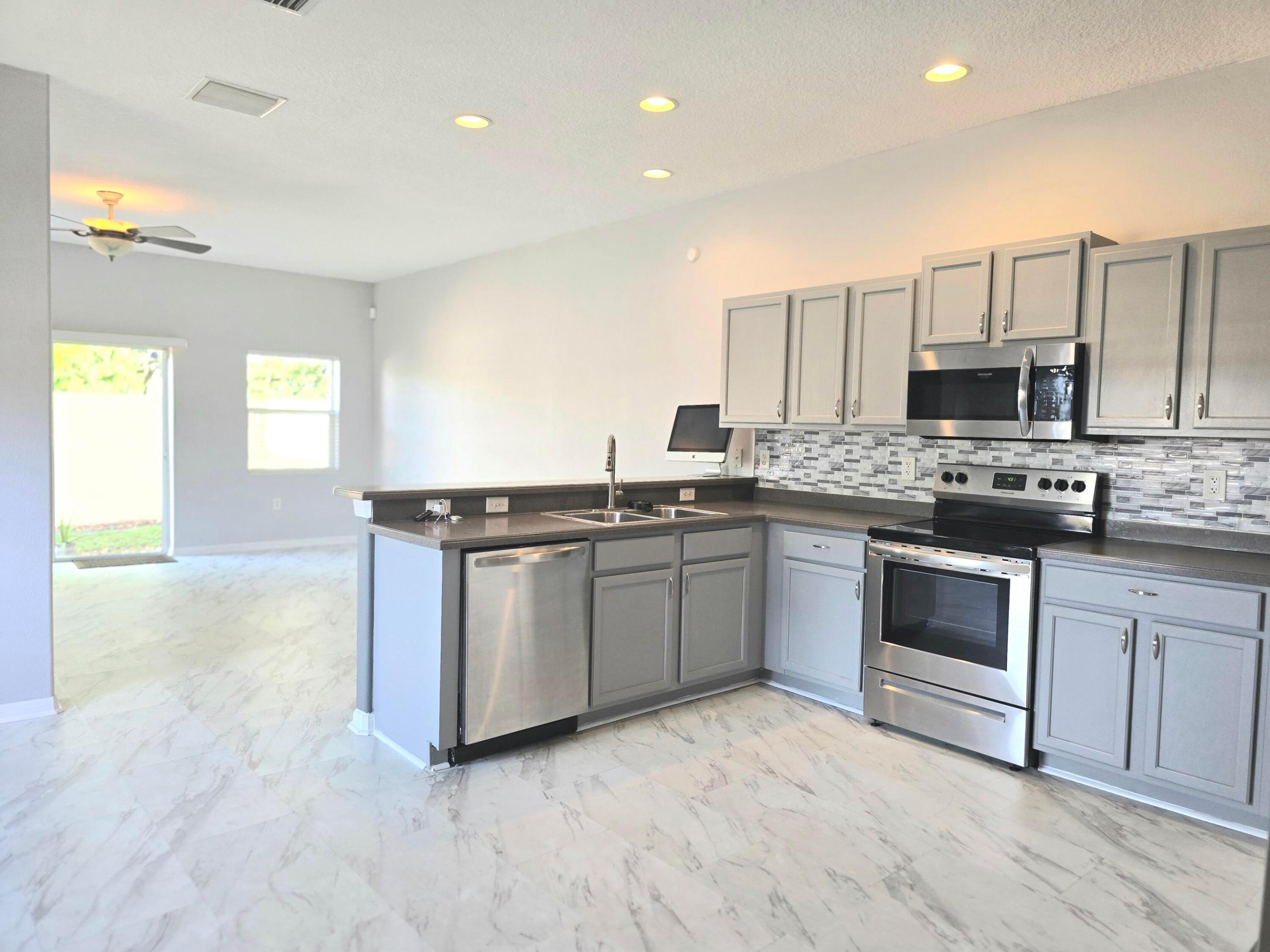 1112 Andrew Aviles Circle