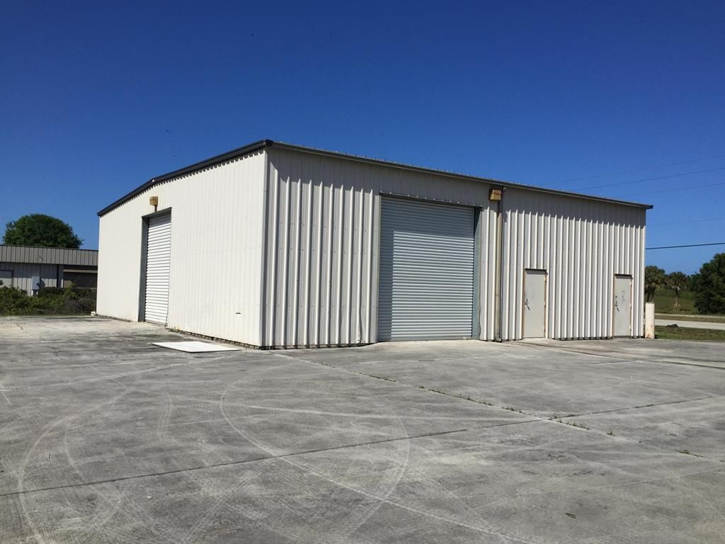Photo of 3053 N 25th Street, Fort Pierce, FL 34946 (MLS # R10751411)
