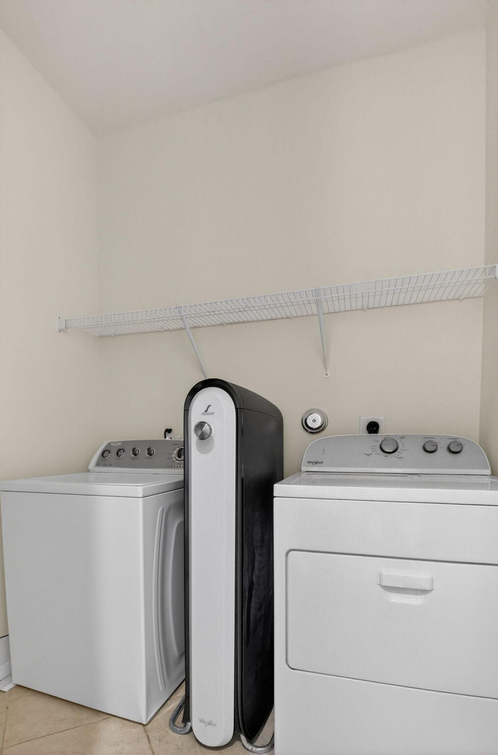 BLUE LAKE TOWNHOMES - Residential Lease